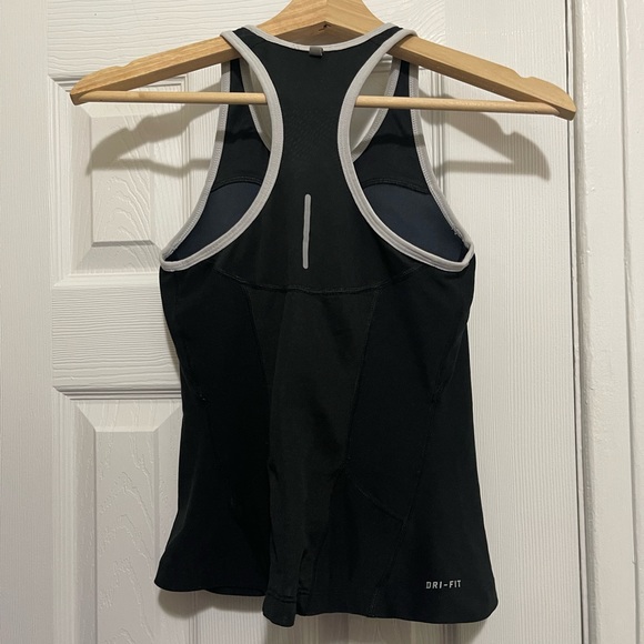 NIKE SMALL TANK TOP BLACK WOMEN'S DRI-FIT SLEEVELESS SHIRT RUNNING GYM FASHION - Picture 3 of 4